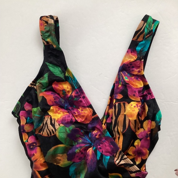 Longitude One Piece Swimsuit Black With Tropical Floral Women’s Size 10 - Picture 6 of 9